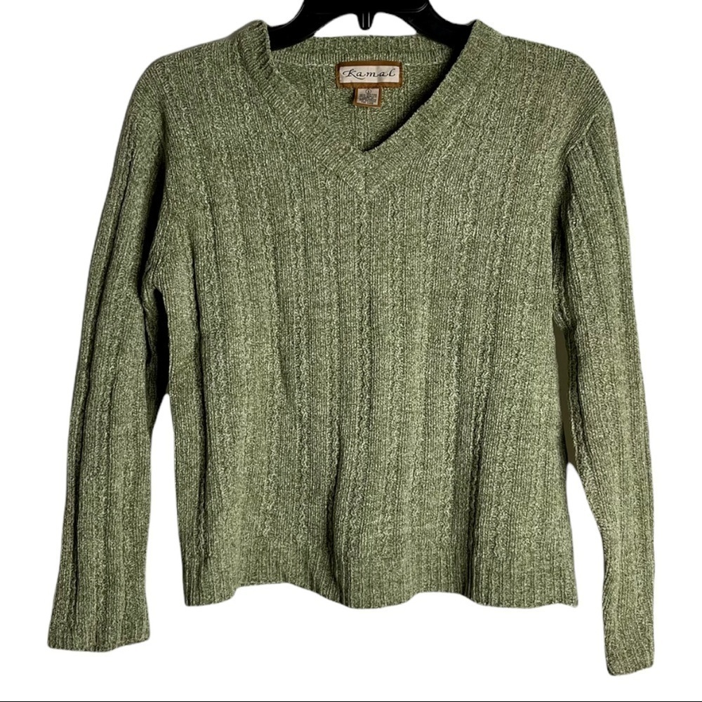 𝅺kamal V Neck Sweater in Pastel Green Size S